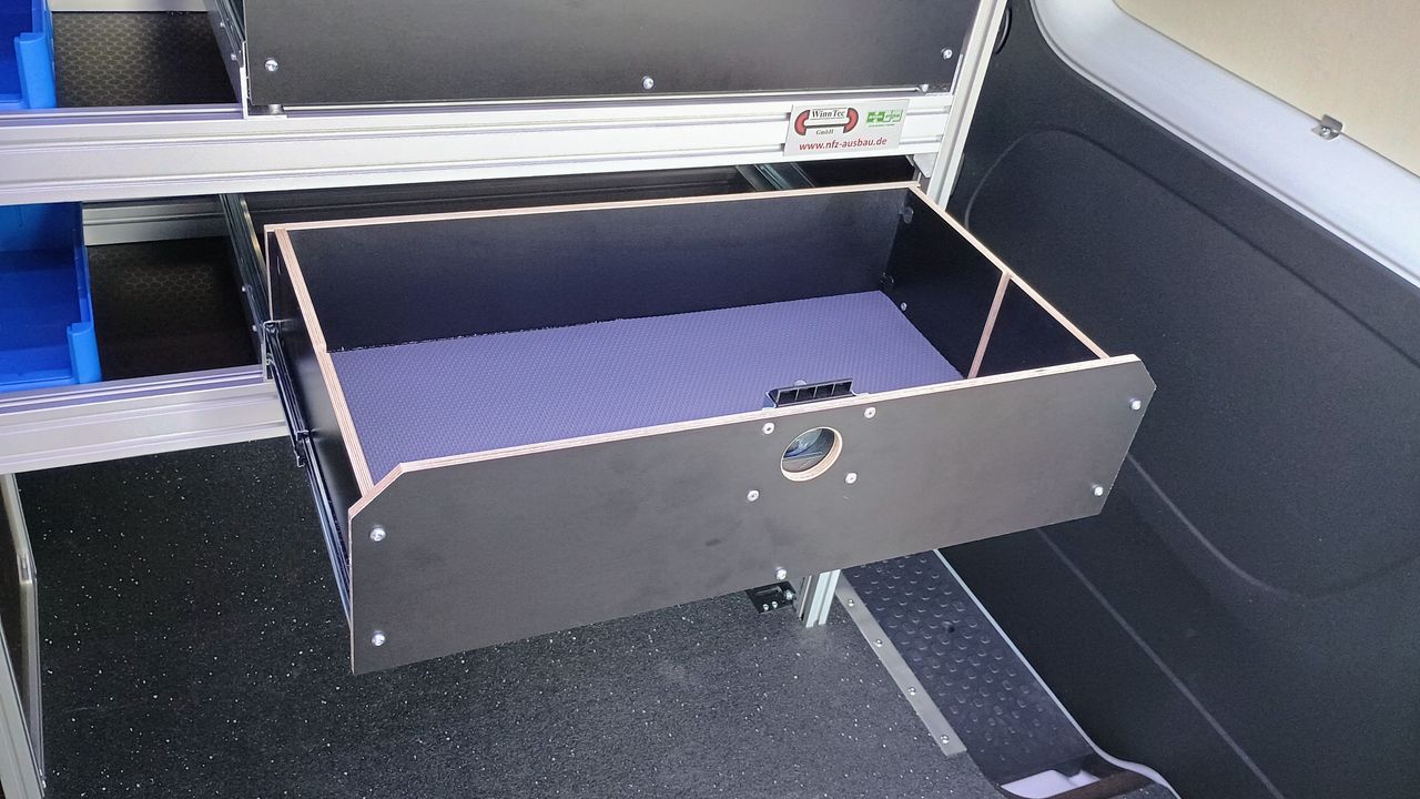 Schublade für Alu-Fahrzeugregale 636 x 180 x 357 mm