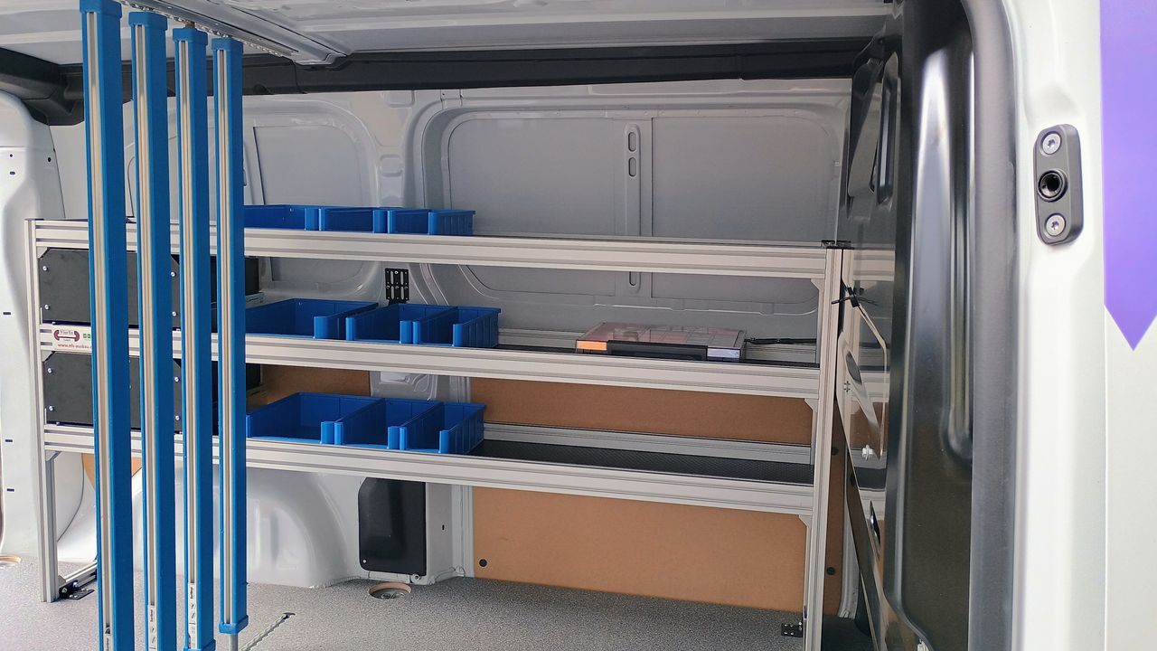 Airlineschiene allsafe Standard mit Flansch, 996 mm, vorgebohrt, inkl. Stahlnieten Airlineschiene allsafe Standard mit Flansch, 996 mm, vorgebohrt, inkl. Stahlnieten